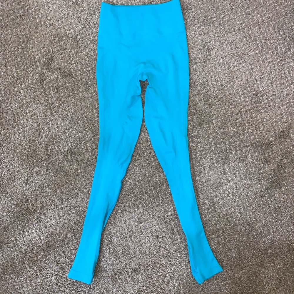 seamless zone in lululemon leggings!